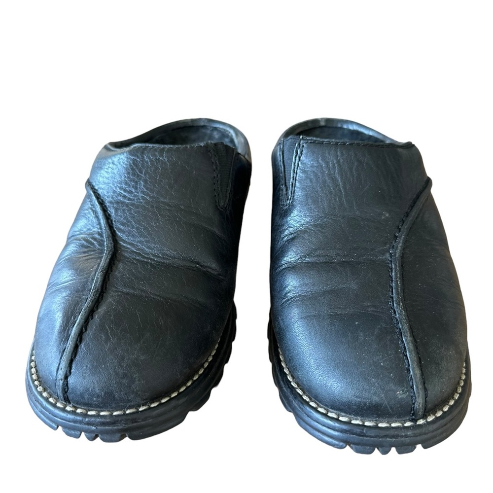 UGGS Classic Womens 6 Black Leather Clogs Shoes B17 - Picture 3 of 8